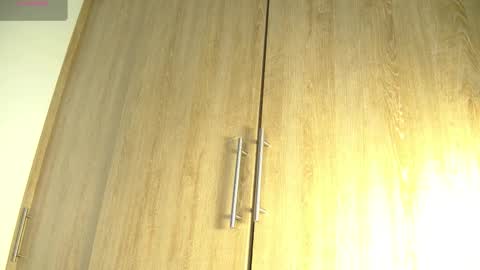 Aida  online show from November 6, 2025, 11:44 am