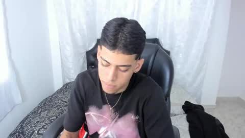 Snapshot of aiden_boy_ chatting on November 6, 2025, 8:32 pm Aiden Boy online show from November 6, 2025, 8:32 pm