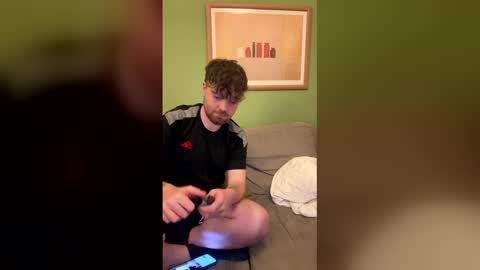 aiden_cc online show from April 16, 2026, 11:07 pm