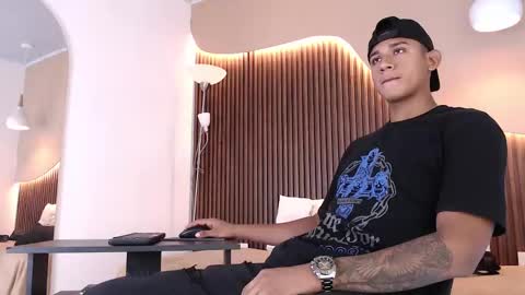 Snapshot of aiden_steel chatting on September 22, 2025, 1:24 pm Aiden online show from September 22, 2025, 1:24 pm