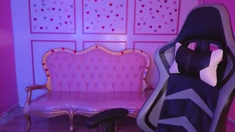 ailen online show from September 12, 2025, 2:33 am
