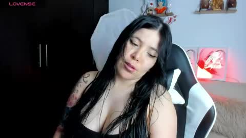 Ailyn  online show from May 7, 2026, 3:23 am