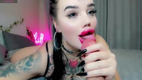 Snapshot of aira_vi chatting on November 1, 2025, 3:08 am Aira online show from November 1, 2025, 3:08 am