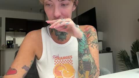 Snapshot of airgeadx chatting on September 19, 2025, 7:47 pm Airgead online show from September 19, 2025, 7:47 pm