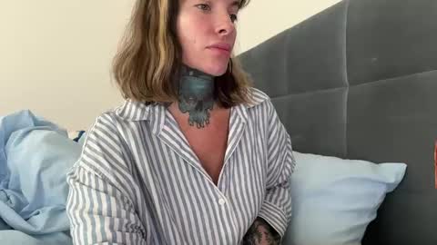 Snapshot of airgeadx chatting on September 30, 2025, 5:18 pm Airgead online show from September 30, 2025, 5:18 pm