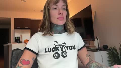 Snapshot of airgeadx chatting on November 2, 2025, 7:27 pm Airgead online show from November 2, 2025, 7:27 pm