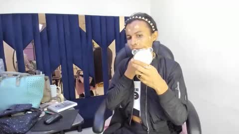 Aisha online show from April 21, 2026, 3:13 am