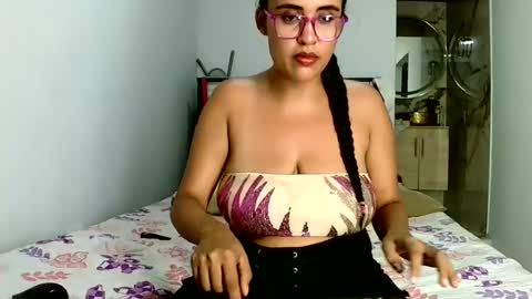 Snapshot of aisha_koswell3 chatting on July 19, 2026, 5:22 am aisha koswell3 online show from July 19, 2026, 5:22 am