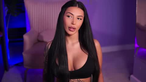 Snapshot of aishaadevoe chatting on September 28, 2025, 4:01 pm Maddy online show from September 28, 2025, 4:01 pm