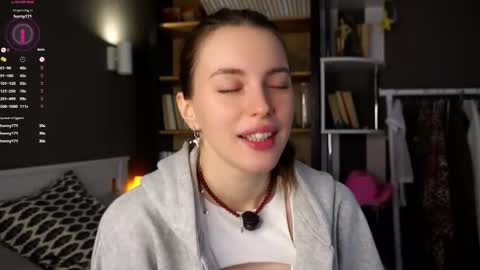 Snapshot of aislyfarran chatting on October 17, 2025, 11:18 pm Aliza online show from October 17, 2025, 11:18 pm