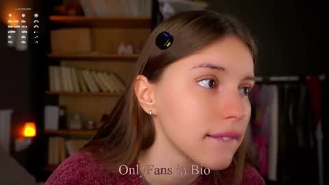 Snapshot of aislyfarran chatting on November 28, 2025, 1:19 am Aliza online show from November 28, 2025, 1:19 am