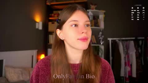 Snapshot of aislyfarran chatting on December 2, 2025, 1:33 am Aliza online show from December 2, 2025, 1:33 am