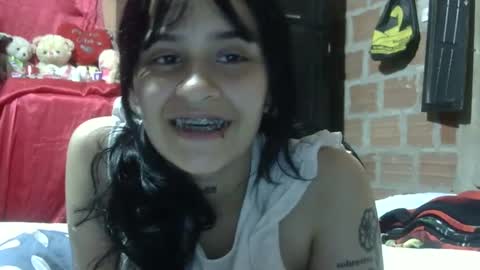 Snapshot of aitana23_ chatting on October 1, 2025, 12:16 am aiti online show from October 1, 2025, 12:16 am