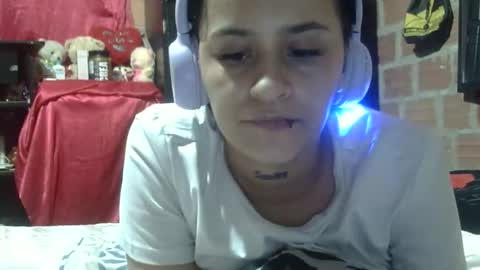 Snapshot of aitana23_ chatting on November 4, 2025, 12:32 am aiti online show from November 4, 2025, 12:32 am