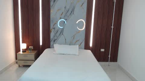 Snapshot of aixa_shaw chatting on September 21, 2025, 12:07 pm AIXA online show from September 21, 2025, 12:07 pm