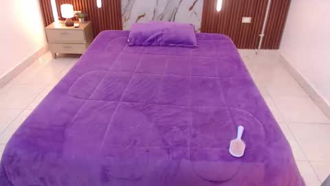 Snapshot of aixa_shaw chatting on October 2, 2025, 12:12 pm AIXA online show from October 2, 2025, 12:12 pm