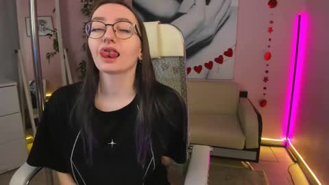 Snapshot of akaheby chatting on March 11, 2025, 12:06 pm akaheby online show from March 11, 2025, 12:06 pm