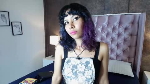 Snapshot of akane_uwu chatting on February 18, 2025, 12:49 pm A K A N E U W U online show from February 18, 2025, 12:49 pm