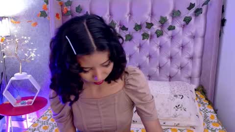 Snapshot of akane_uwu chatting on November 6, 2025, 3:35 pm A K A N E U W U online show from November 6, 2025, 3:35 pm