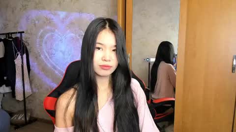 akiba_cute online show from May 14, 2026, 12:34 pm