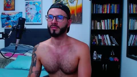 Snapshot of akiles_r chatting on February 20, 2025, 10:59 pm akiles online show from February 20, 2025, 10:59 pm