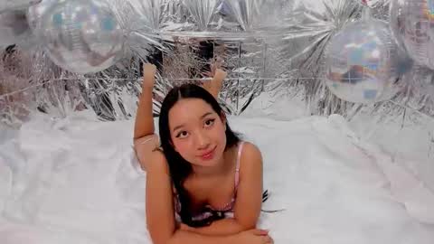 Snapshot of akimmidoll chatting on October 1, 2025, 1:17 pm Akimmidoll GMT-5 0630 -1330 online show from October 1, 2025, 1:17 pm