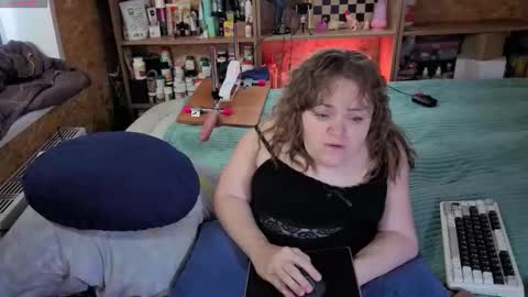 Natalie online show from November 15, 2025, 4:54 am