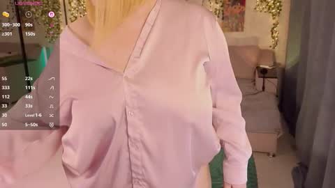 Snapshot of akinohana chatting on October 2, 2025, 1:18 pm Aki online show from October 2, 2025, 1:18 pm