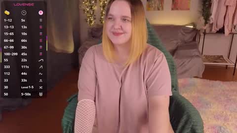 Snapshot of akinohana chatting on December 1, 2025, 4:34 pm Aki online show from December 1, 2025, 4:34 pm