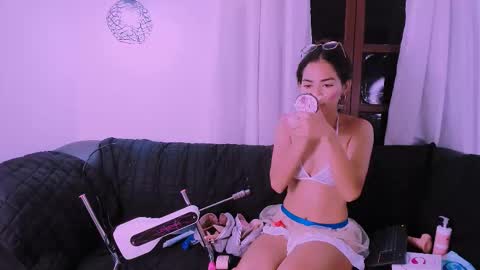 Snapshot of akira_hime chatting on September 24, 2025, 3:10 am Akira online show from September 24, 2025, 3:10 am