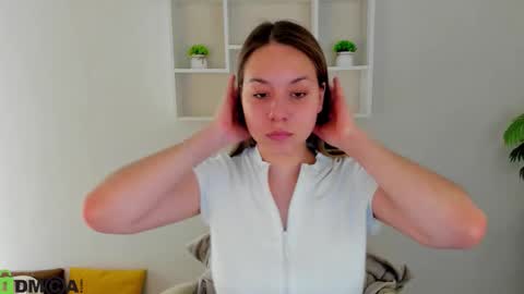 Snapshot of al1ice_moures chatting on October 13, 2025, 9:31 am Al1ice online show from October 13, 2025, 9:31 am