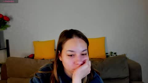 Snapshot of al1ice_moures chatting on February 2, 2026, 9:19 am Al1ice online show from February 2, 2026, 9:19 am