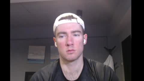 Snapshot of al3xzanderth3gr3at chatting on February 23, 2025, 3:35 am Alex online show from February 23, 2025, 3:35 am