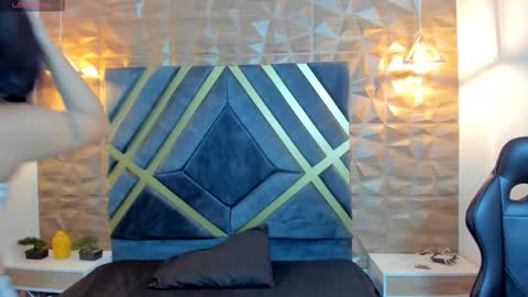 Snapshot of alahia_dangelo_ chatting on October 10, 2025, 11:09 am ALAHIA online show from October 10, 2025, 11:09 am