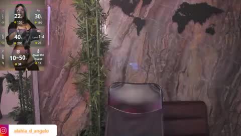 ALAHIA online show from April 18, 2026, 6:12 pm