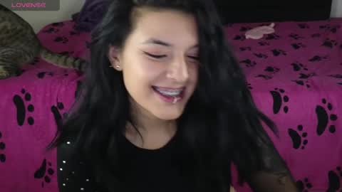 Snapshot of alahia_demon chatting on December 15, 2024, 8:08 am alahia online show from December 15, 2024, 8:08 am