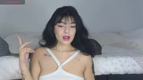 Snapshot of alahia_demon chatting on December 27, 2024, 11:42 pm alahia online show from December 27, 2024, 11:42 pm