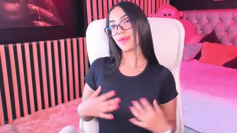 Alaia Alegria online show from December 21, 2025, 9:55 pm