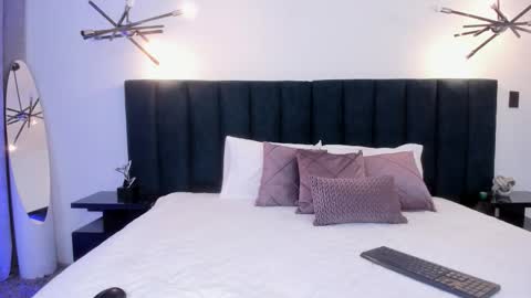 Alaia online show from February 24, 2026, 7:56 pm