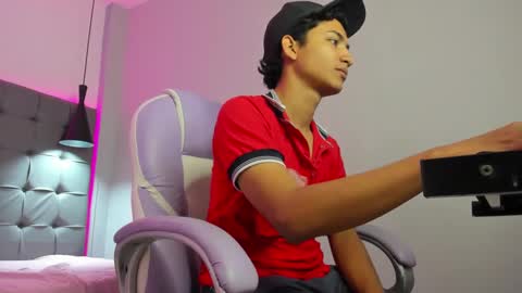 Snapshot of alamgrey_ chatting on September 30, 2025, 1:38 pm Alam online show from September 30, 2025, 1:38 pm