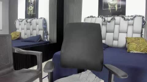 alan__smith online show from December 22, 2025, 7:55 pm