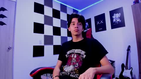 Snapshot of alan_boy01 chatting on November 7, 2025, 11:43 am Alan Boy online show from November 7, 2025, 11:43 am