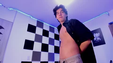 Alan Boy online show from November 23, 2025, 1:44 pm