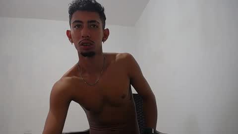 Snapshot of alan_gay chatting on September 21, 2025, 2:29 pm Alan online show from September 21, 2025, 2:29 pm