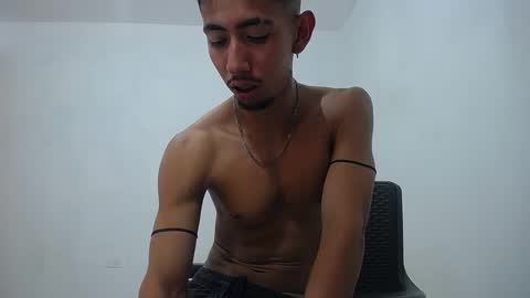 Snapshot of alan_gay chatting on September 22, 2025, 11:29 pm Alan online show from September 22, 2025, 11:29 pm