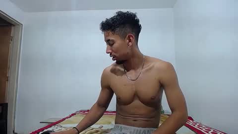 Snapshot of alan_gay chatting on October 31, 2025, 12:55 am Alan online show from October 31, 2025, 12:55 am