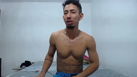 Snapshot of alan_gay chatting on November 1, 2025, 12:01 am Alan online show from November 1, 2025, 12:01 am