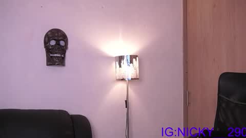 alan_morrys online show from November 28, 2025, 2:14 am