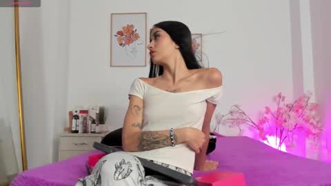 alana  online show from November 5, 2025, 2:55 am