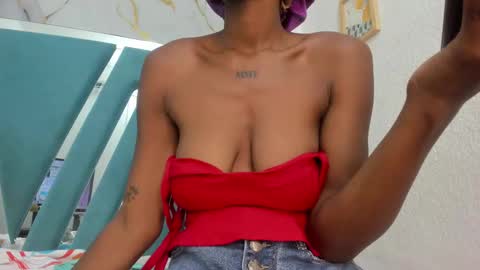 Snapshot of alana_roos chatting on September 21, 2025, 6:09 pm Alana online show from September 21, 2025, 6:09 pm